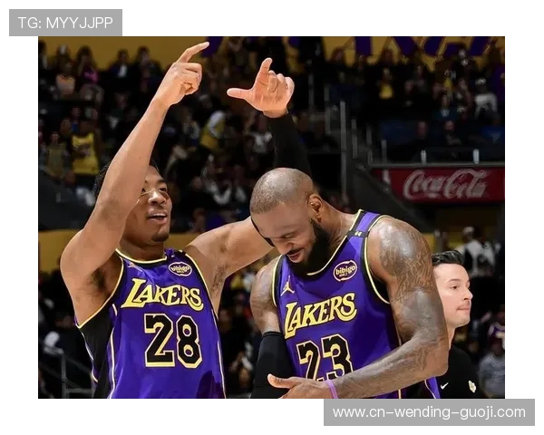 湖人队签约新援提升实力 詹姆斯新赛季目标明确力争冠军